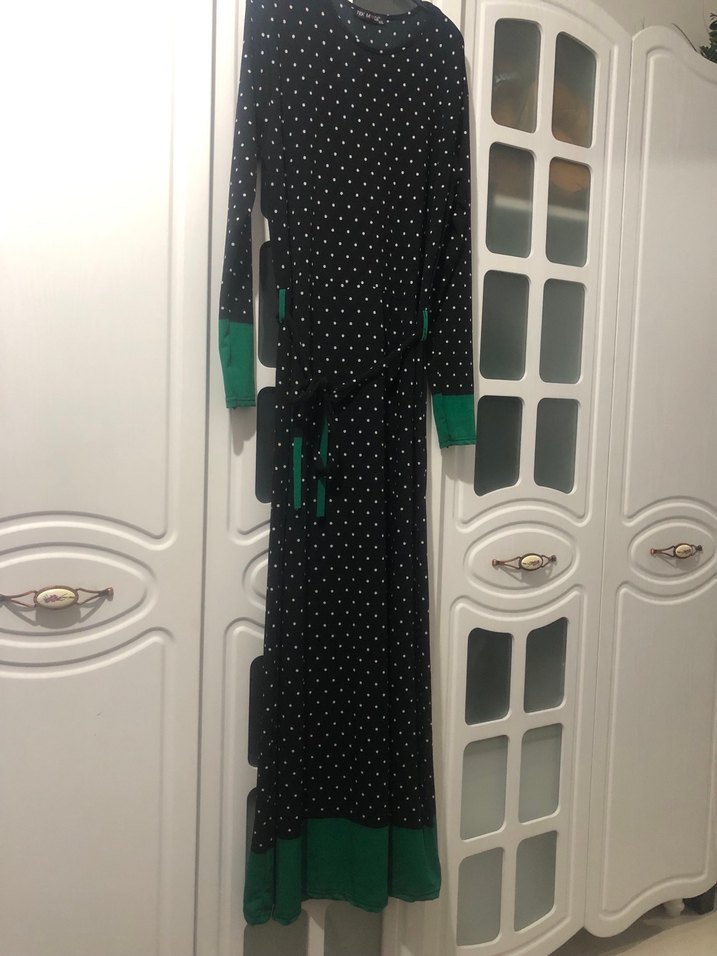 Puantiye Desenli Yeşil Uzun Elbise - Görsel 4