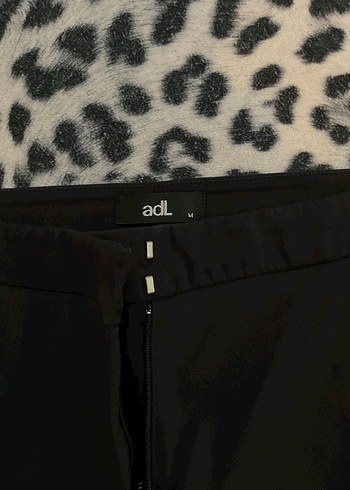 adL-Düğmeli Siyah Kumaş Kadın Pantolon - Görsel 3