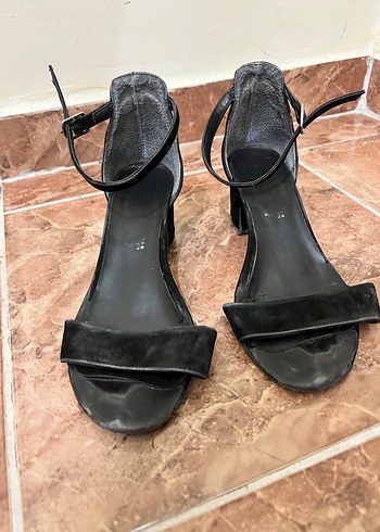 Siyah Süet Tokalı Blok Topuklu Kadın Ayakkabı - Görsel 2