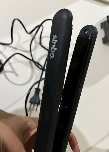 Siyah Saç Düzleştirici - Görsel 2