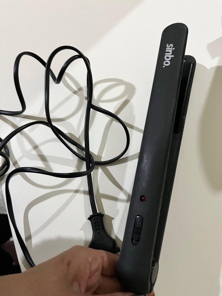 Siyah Saç Düzleştirici - Görsel 3