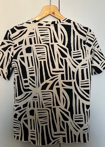 Siyah Beyaz Baskılı Kısa Kollu Tişört - Görsel 3