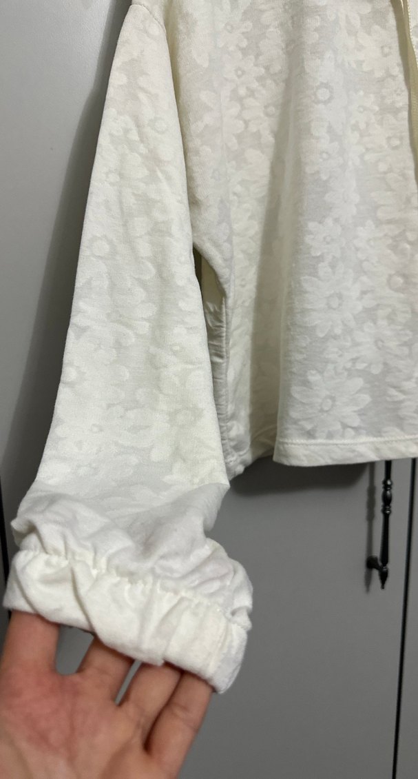 Desenli Kapüşonlu Beyaz Sweatshirt - Görsel 2