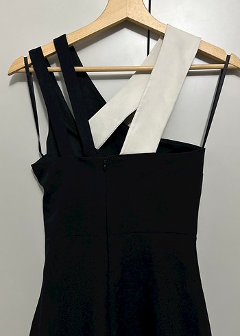 Siyah Drapeli Midi Askılı Elbise - Görsel 3