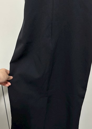 Siyah Drapeli Midi Askılı Elbise - Görsel 4