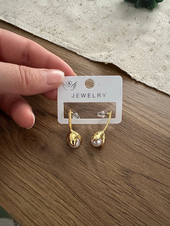 Altın Renk Mini Minimalist Küpeler - Görsel 2