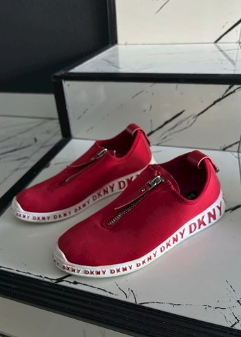 Kırmızı Fermuarlı Kadın Spor Ayakkabı DKNY