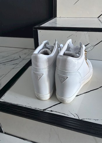 39 Beden Beyaz Dolgu Topuklu Bağcıklı Kadın Spor Ayakkabı Guess