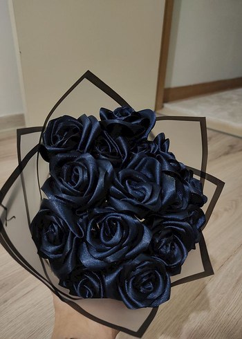 Siyah Güllü Gotik Kadın Broş
