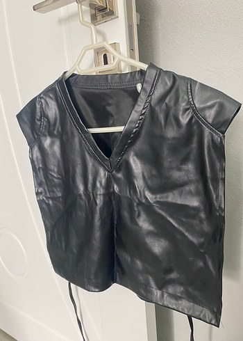 Siyah V Yakalı Kolsuz Deri Kadın süveter - Görsel 2