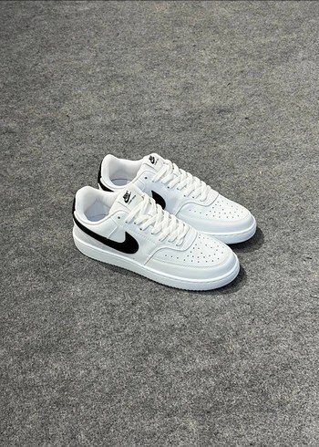 Nike court beyaz