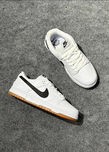 Nike Beyaz