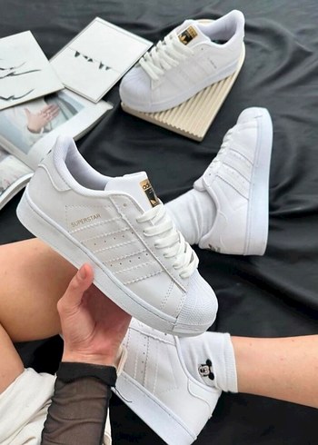 Beyaz Bağcıklı Stiletto Topuklu Kadın Spor Ayakkabı