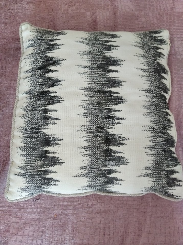 Gri Bağlama Desenli Modern Dekoratif Yastık - Görsel 2