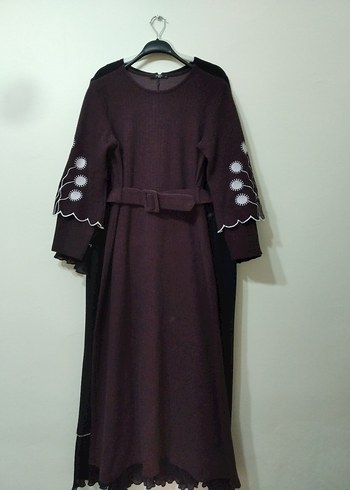Bordo Nakışlı Kemerli Uzun Triko Elbise