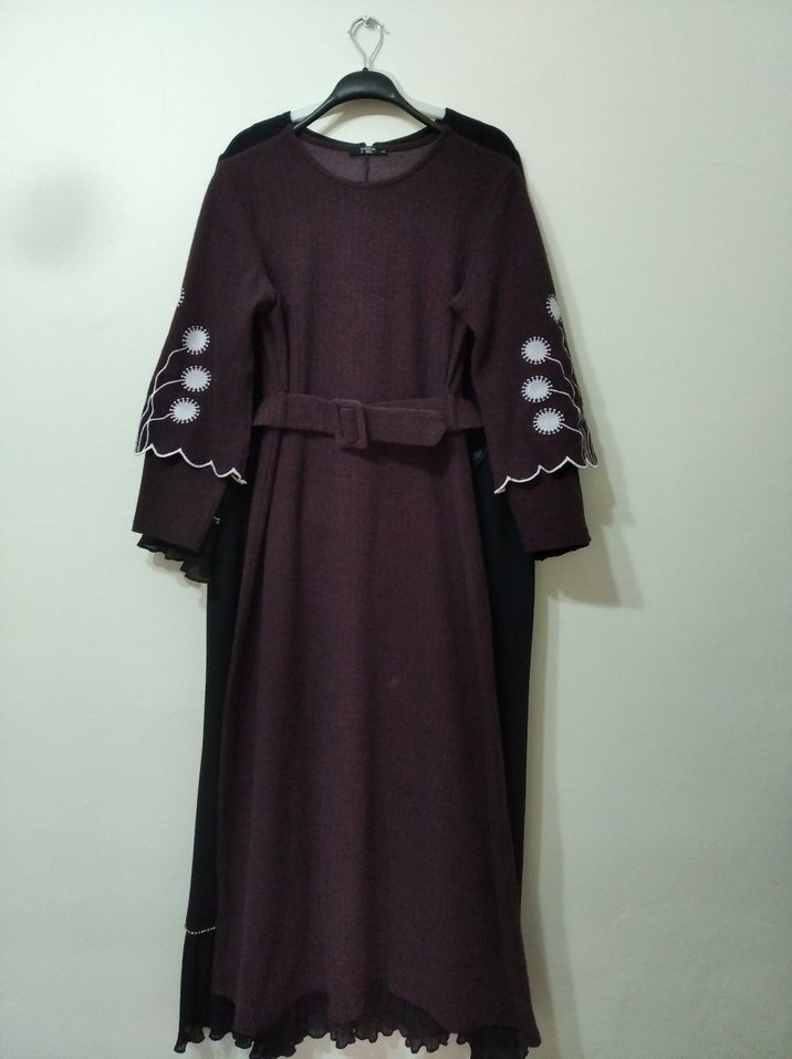 Bordo Nakışlı Kemerli Uzun Triko Elbise - Görsel 2