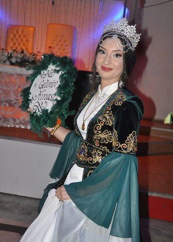 Yeşil Drapeli Straplez Uzun Kına Elbisesi - Görsel 2