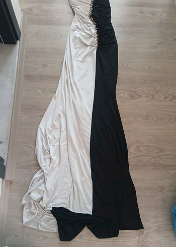 Uzun Siyah Beyaz Straplez Gotik Abiye Elbise