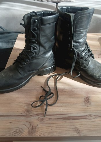 Siyah Deri Erkek Botlar Tokalı - Görsel 2