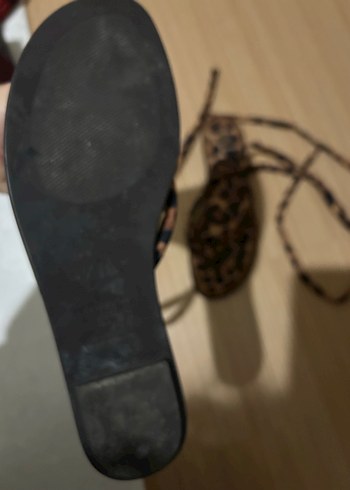 40 Beden Kadın leopar desenli parmakarası sandelet