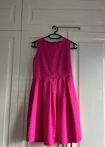 Quzu Pembe Pilili Sıfır Kollu Kız Elbisesi