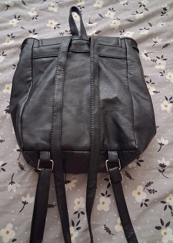 Siyah Deri Tokalı Sırt Çantası - Görsel 2