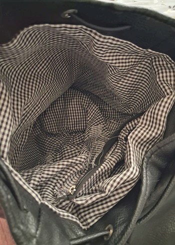 Siyah Deri Tokalı Sırt Çantası - Görsel 3