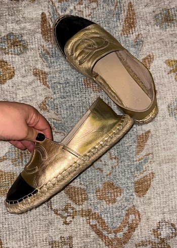 Chanel Parlak Altın Renkli Kadın Platform Babet - Görsel 2