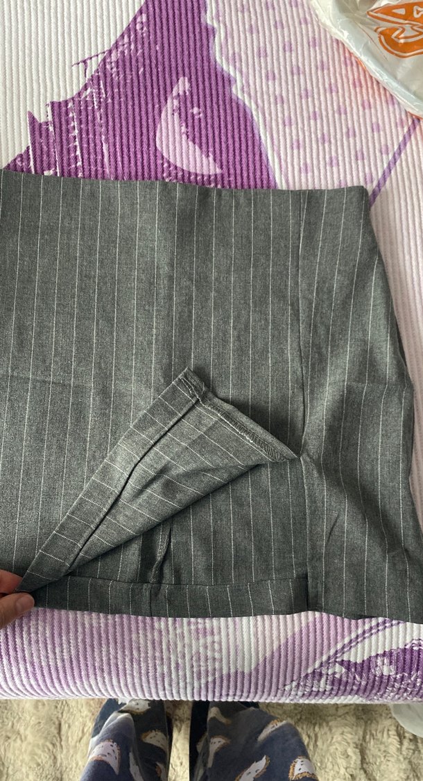 Gri Yırtmaçlı Mini Etek - Görsel 2