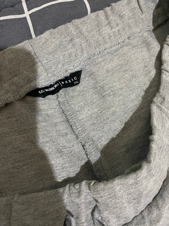 Gri Şort - Görsel 2