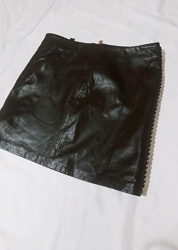 Mango Gold Zincir Detaylı Siyah Deri Mini Etek - Görsel 2