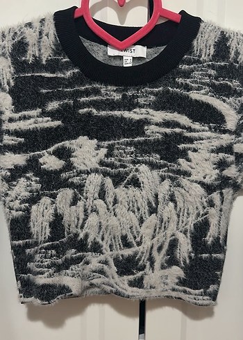 Teist Peluş Detaylı Kadın Crop Kazak - Görsel 2