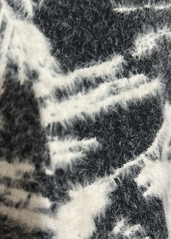 Teist Peluş Detaylı Kadın Crop Kazak - Görsel 4