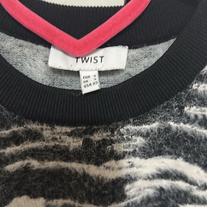 Teist Peluş Detaylı Kadın Crop Kazak - Görsel 3