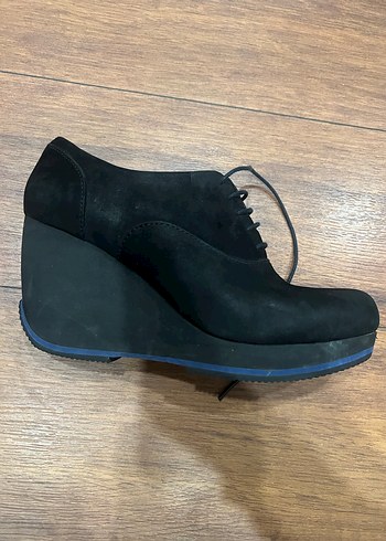 Siyah Süet Dolgu Topuklu Kadın Ayakkabı - Görsel 5