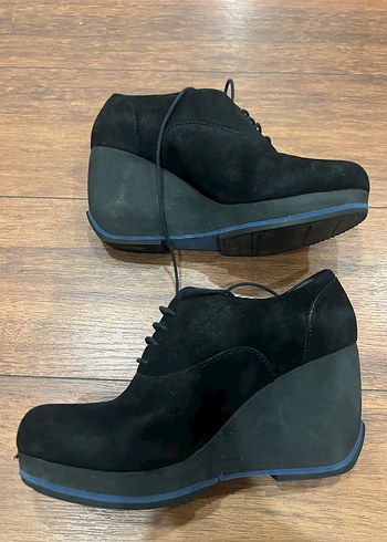 Siyah Süet Dolgu Topuklu Kadın Ayakkabı - Görsel 4