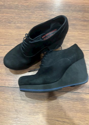 Siyah Süet Dolgu Topuklu Kadın Ayakkabı - Görsel 3