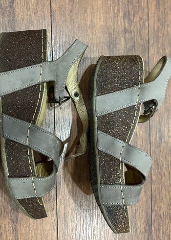 Bej Süet Kadın Dolgu Topuklu Sandalet - Görsel 3