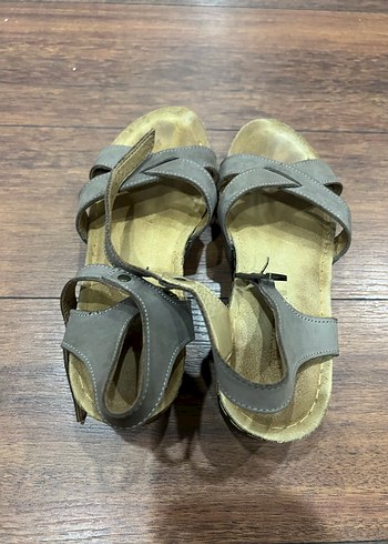 Bej Süet Kadın Dolgu Topuklu Sandalet - Görsel 2