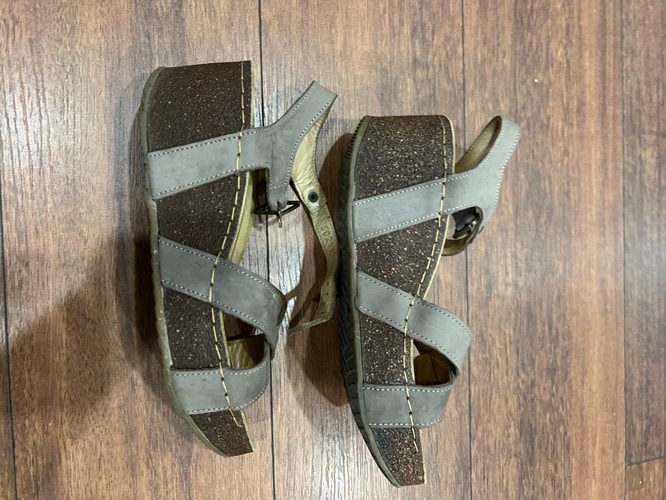 Bej Süet Kadın Dolgu Topuklu Sandalet - Görsel 3