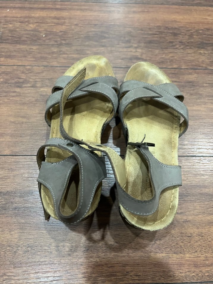 Bej Süet Kadın Dolgu Topuklu Sandalet - Görsel 2