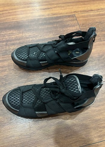 Yılan Desenli Siyah Platform Topuklu Spor Ayakkabı - Görsel 5