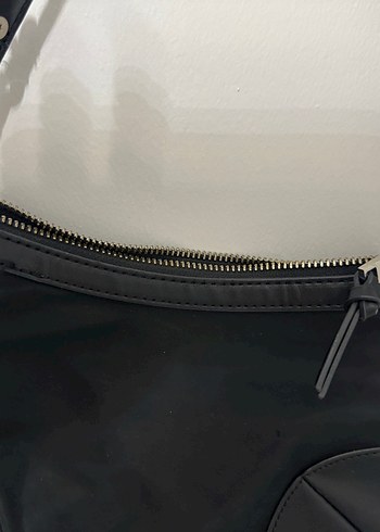 Mango Siyah Deri Fermuarlı Minimalist Kadın Çantası