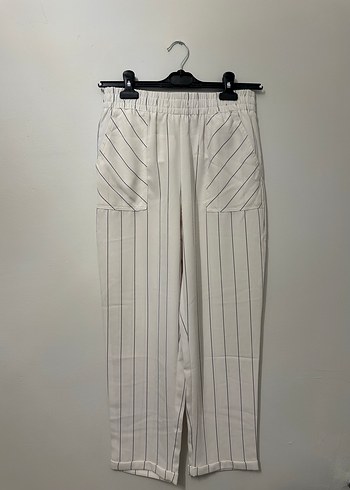 Siyah Çizgili Midi Pantolon