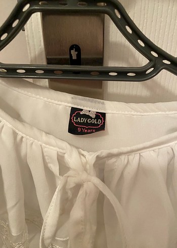 Dantel Detaylı Fırfırlı Beyaz Bluz - Görsel 3