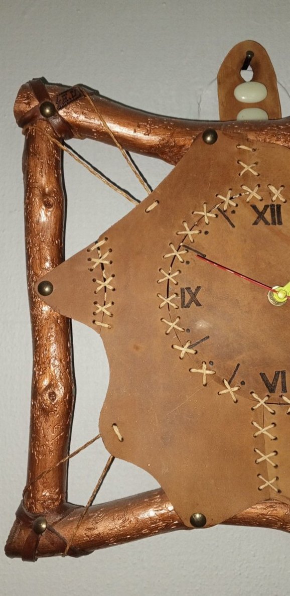 Deri Detaylı Kahverengi Duvar Saati - Görsel 3