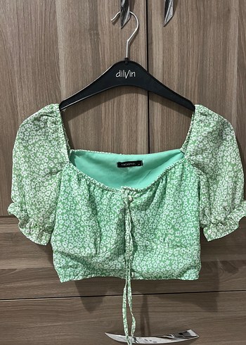 Yeşil Çiçek Desenli Mini Bluz