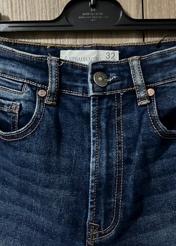Stradivarius Kadın Lacivert Kemerli Normal Boy Denim Jean