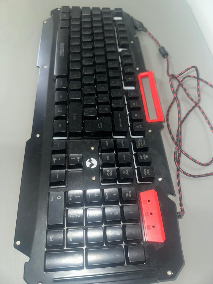 Kablolu kırmızı siyah klavye ve siyah mause ile siyah mikrafon - Görsel 4