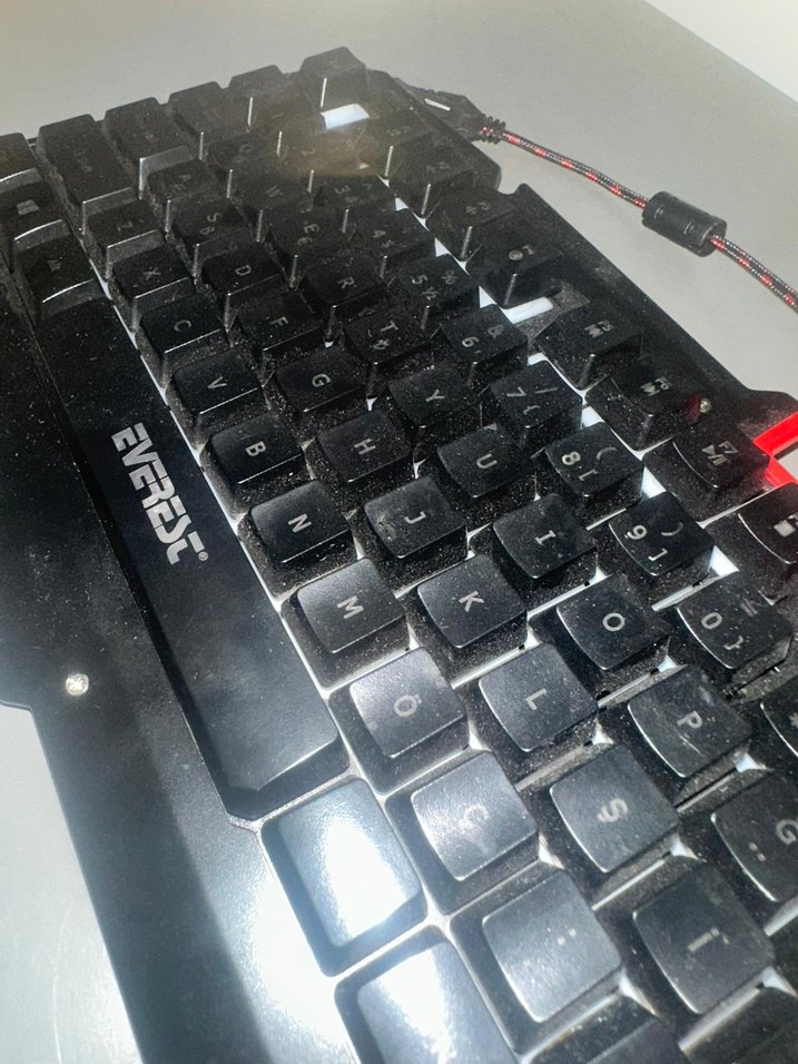 Kablolu kırmızı siyah klavye ve siyah mause ile siyah mikrafon - Görsel 3